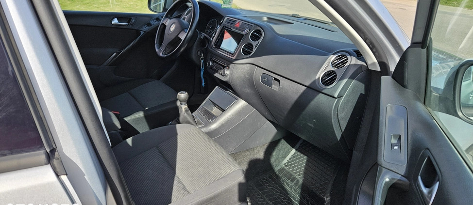 Volkswagen Tiguan cena 33500 przebieg: 240000, rok produkcji 2010 z Nidzica małe 79
